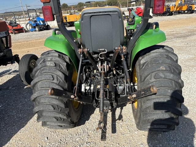 Image of John Deere 3032E equipment image 4