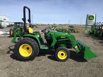 Main image John Deere 3032E