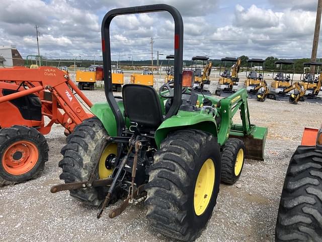Image of John Deere 3032E equipment image 2