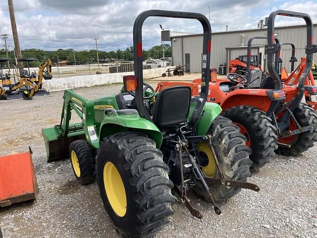 Image of John Deere 3032E equipment image 3