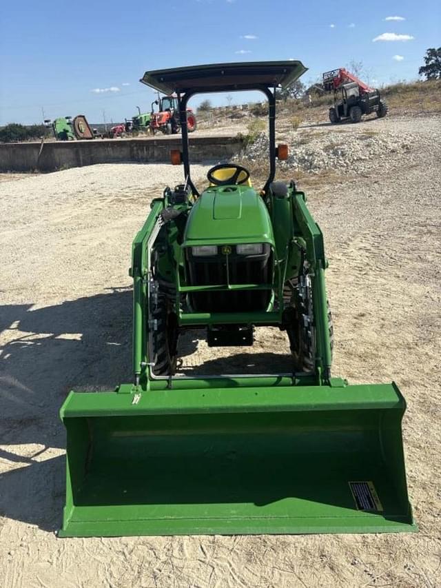 Image of John Deere 3032E equipment image 2