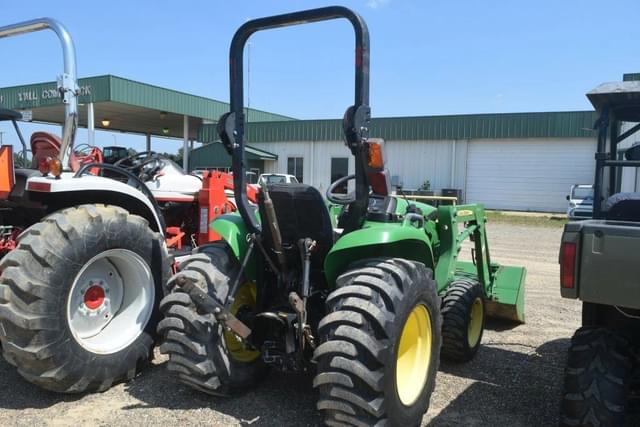 Image of John Deere 3032E equipment image 2