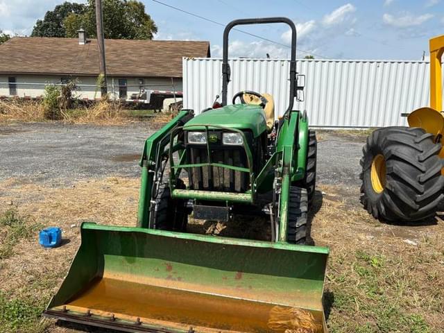 Image of John Deere 3032E equipment image 2