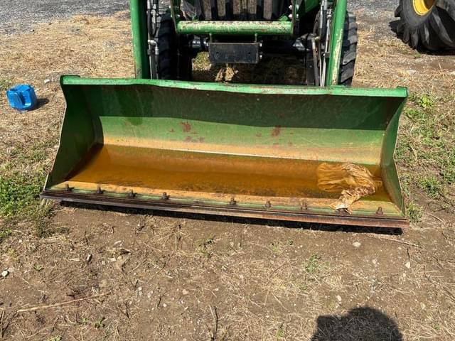 Image of John Deere 3032E equipment image 4
