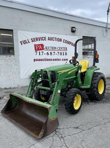 Main image John Deere 3032E