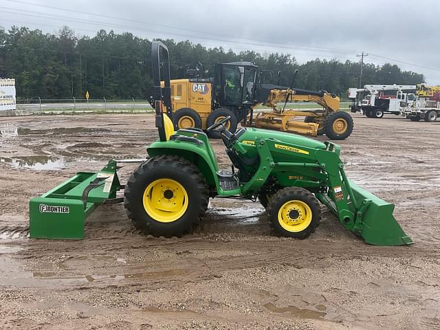 Image of John Deere 3032E equipment image 3