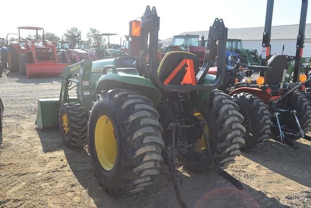 Image of John Deere 3032E equipment image 1