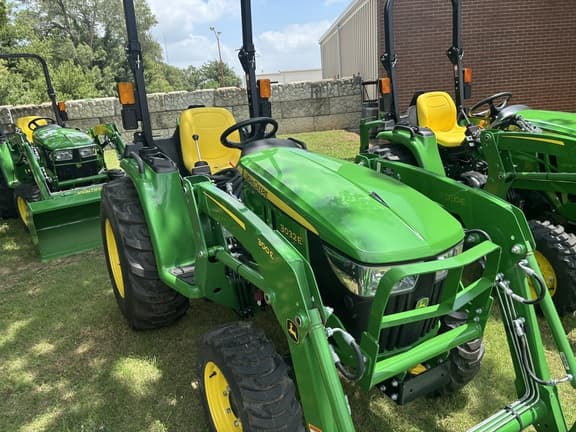 Image of John Deere 3032E equipment image 4