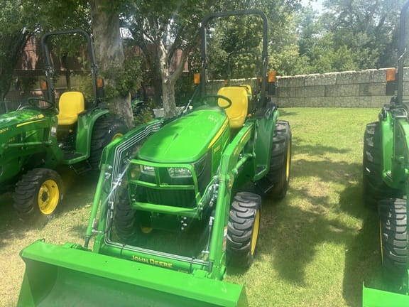 John Deere 3032E Image