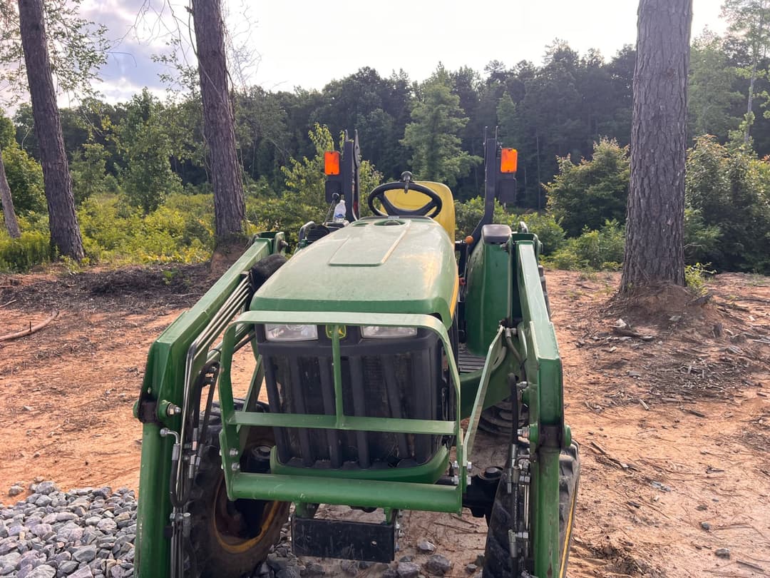 Image of John Deere 3032E Image 1