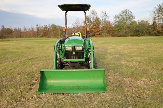 Image of John Deere 3032E equipment image 1