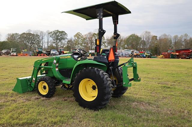 Image of John Deere 3032E equipment image 4