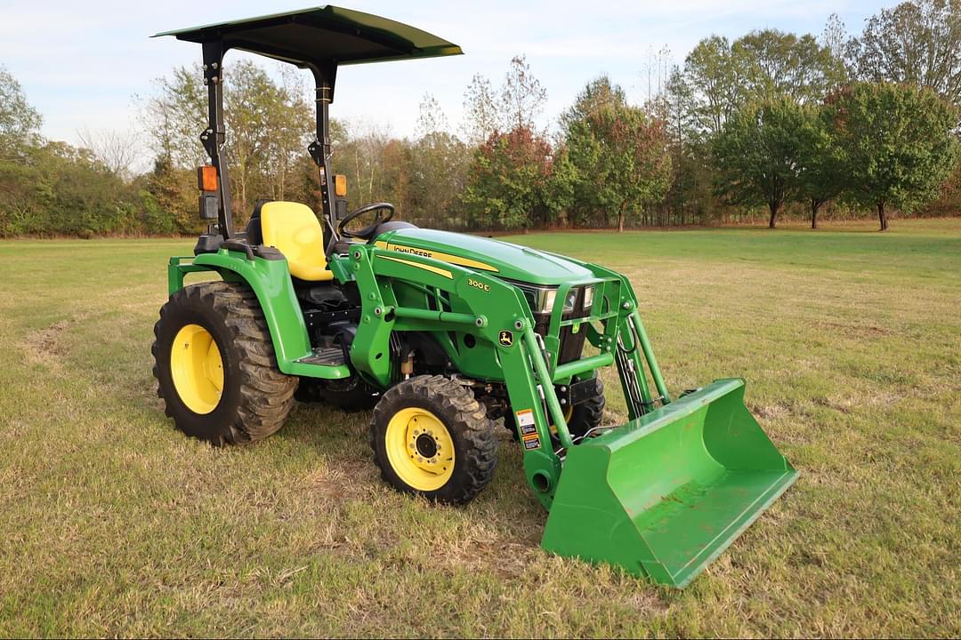 Image of John Deere 3032E Primary image