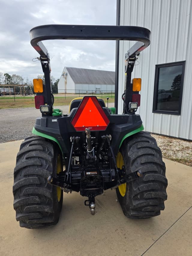 Image of John Deere 3032E equipment image 1