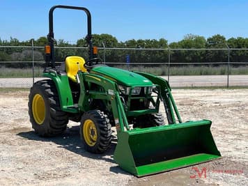 Main image John Deere 3032E