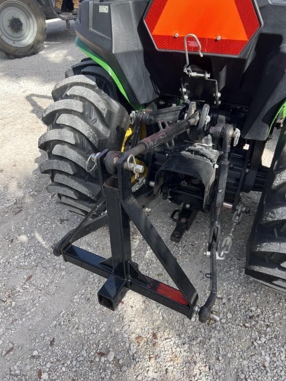 Image of John Deere 3032E equipment image 3