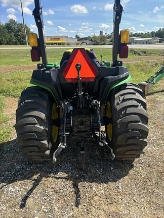 Image of John Deere 3032E equipment image 3