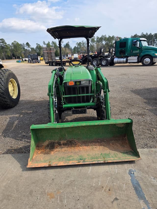 Image of John Deere 3032E equipment image 1