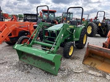 Main image John Deere 3032E