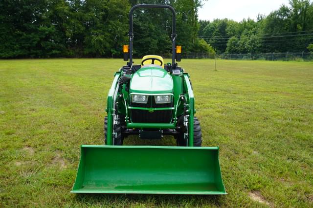 Image of John Deere 3032E equipment image 1