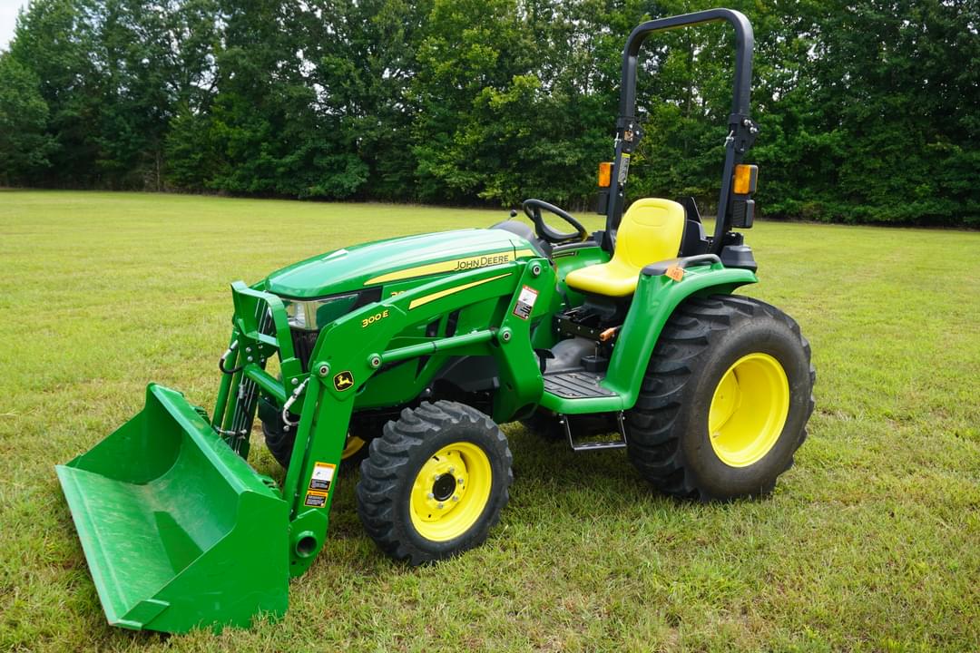 Image of John Deere 3032E Primary image