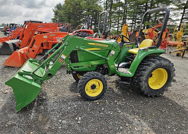 Image of John Deere 3032E equipment image 1