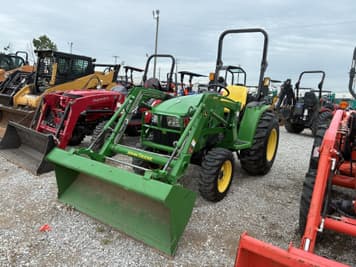 Main image John Deere 3032E