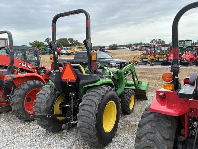 Image of John Deere 3032E equipment image 2