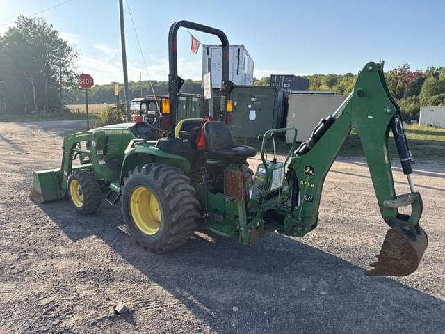 Image of John Deere 3032E equipment image 2