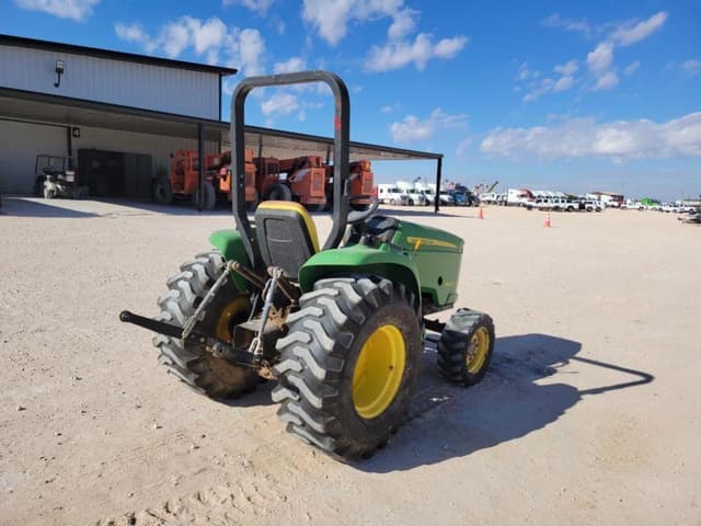 Image of John Deere 3032E equipment image 4