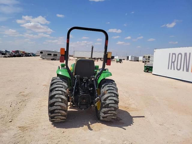 Image of John Deere 3032E equipment image 3