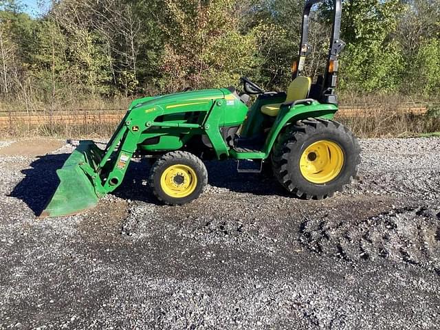 Image of John Deere 3032E equipment image 1