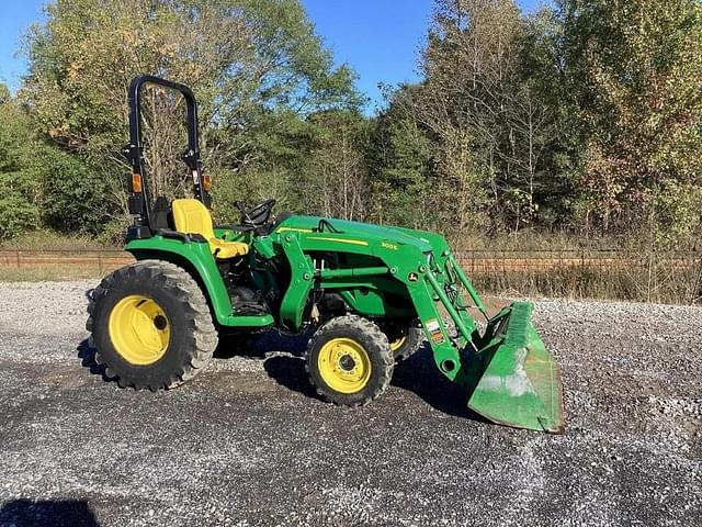 Image of John Deere 3032E equipment image 3