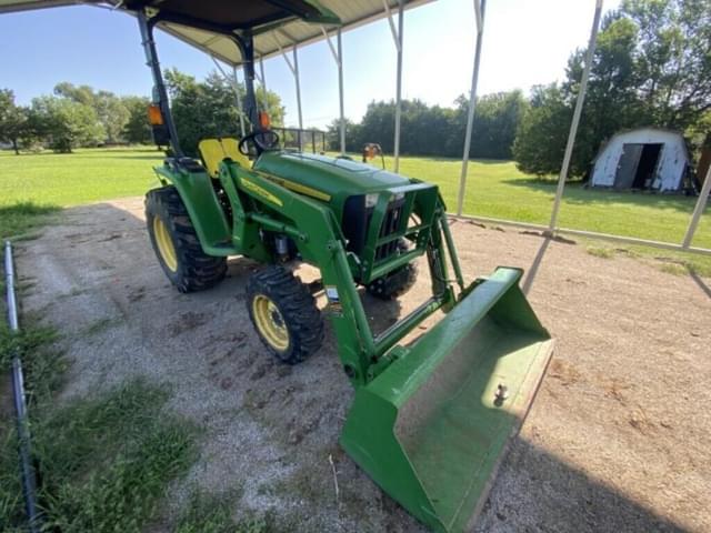 Image of John Deere 3032E equipment image 3