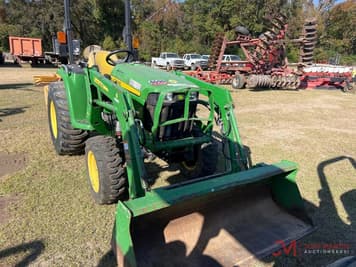 Main image John Deere 3032E