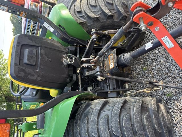 Image of John Deere 3032E equipment image 3