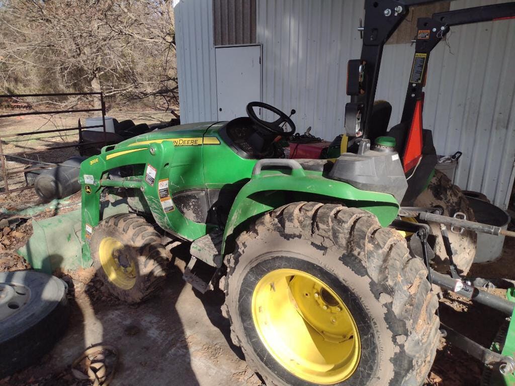 Main image John Deere 3032E