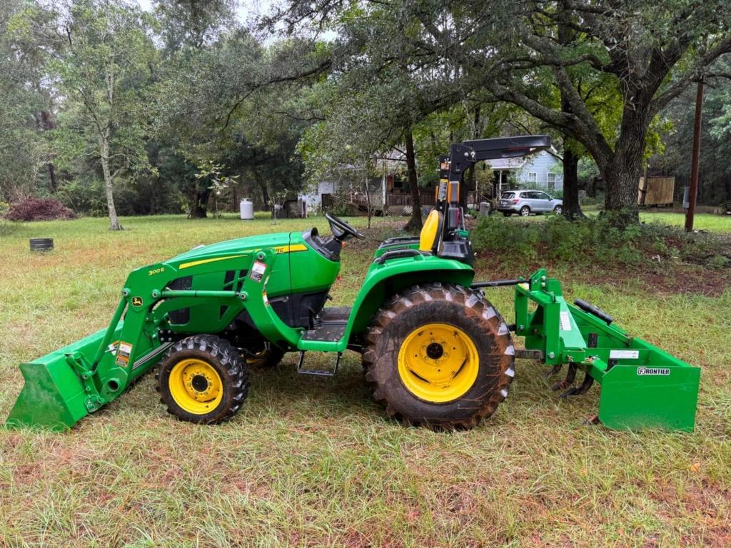 Image of John Deere 3032E Primary image