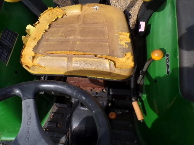 Image of John Deere 3032E equipment image 4