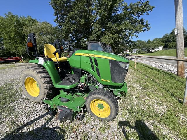 Image of John Deere 3033R equipment image 1