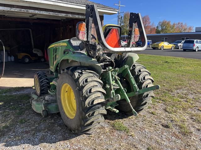 Image of John Deere 3033R equipment image 4