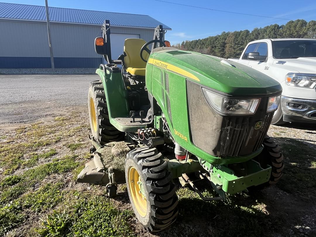 Image of John Deere 3033R Primary image