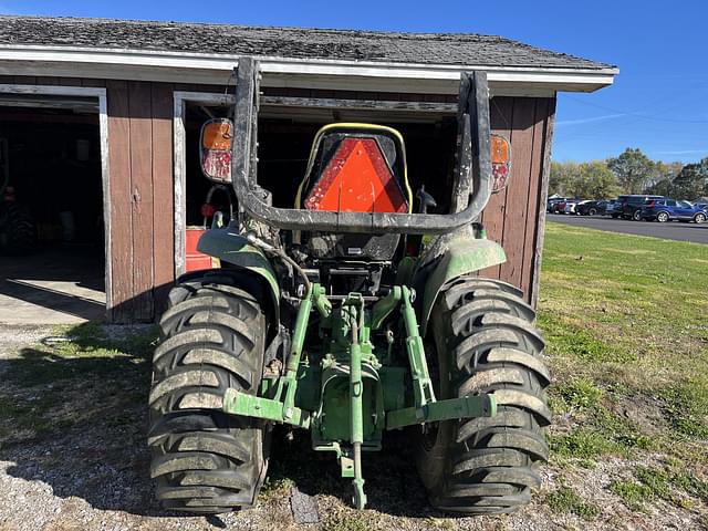 Image of John Deere 3033R equipment image 3