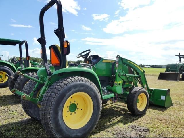 Image of John Deere 3033R equipment image 2