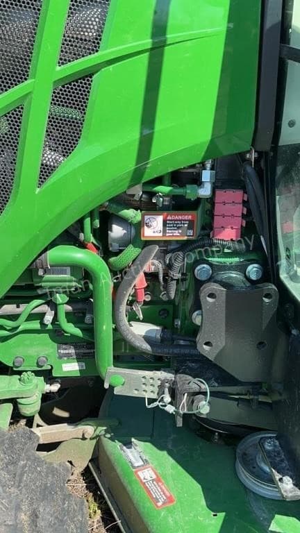 Image of John Deere 3033R equipment image 3