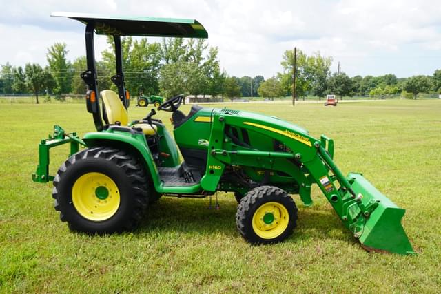 Image of John Deere 3033R equipment image 3