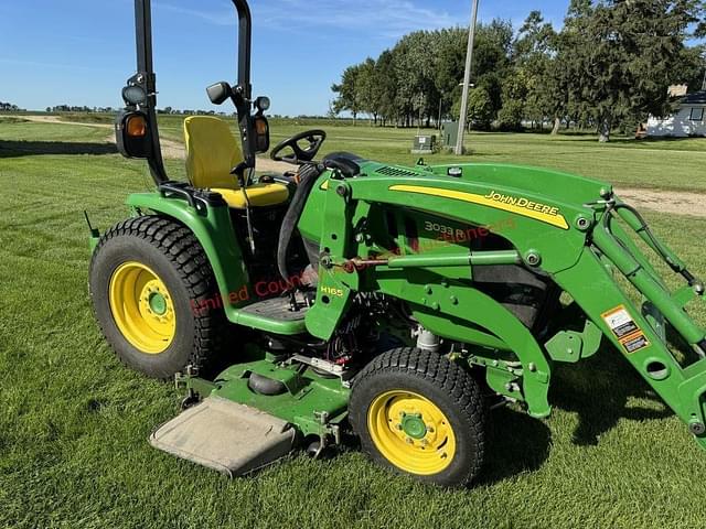 Image of John Deere 3033R equipment image 1