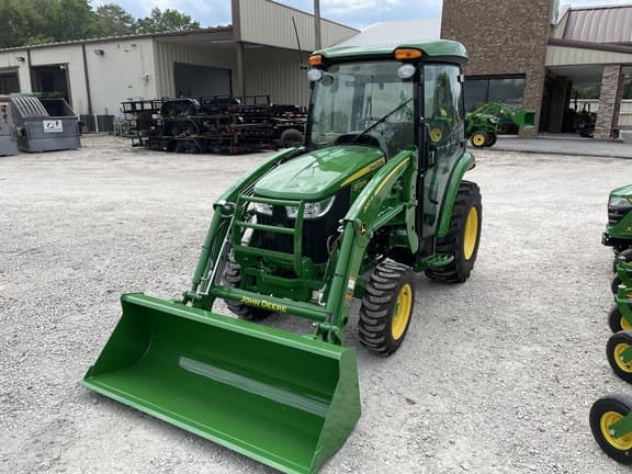 Image of John Deere 3033R equipment image 4