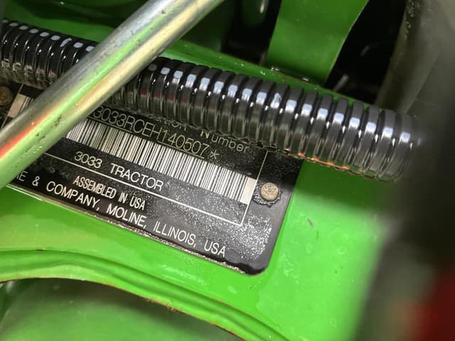 Image of John Deere 3033R equipment image 1