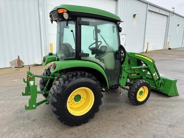 Image of John Deere 3033R equipment image 3
